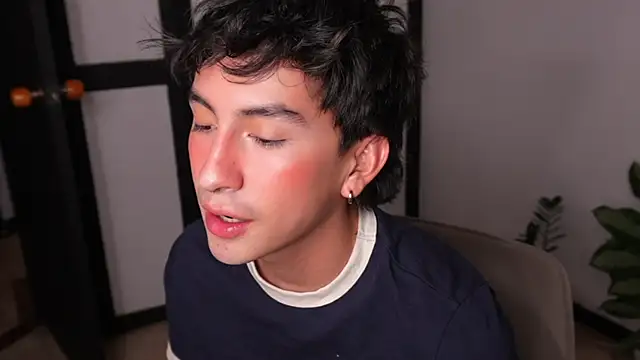 sweettaaron01 online show from 06/13/26, 11:35