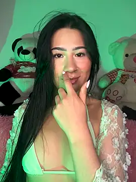 evelyn ch  online show from 10/03/25, 10:56