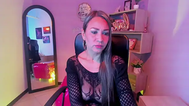 Stefy Zea online show from 12/03/25, 05:00