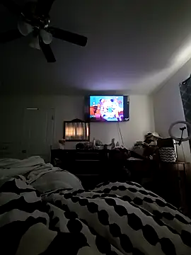 Snapshot of Frank198901 chatting on 12/17/25, 04:24 Frank198901 online show from 12/17/25, 04:24