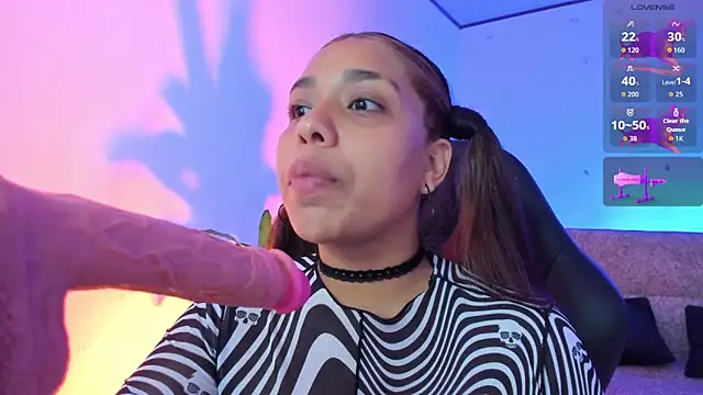 giselle upp online show from 11/28/25, 04:04