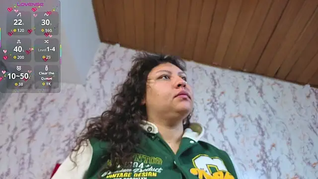 Larissa Antonella online show from 10/11/25, 04:01