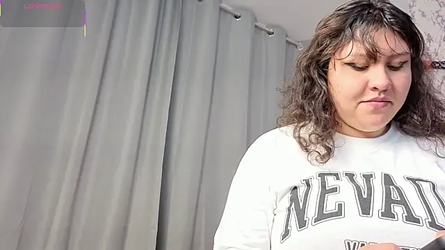 Larissa Antonella online show from 10/18/25, 03:20