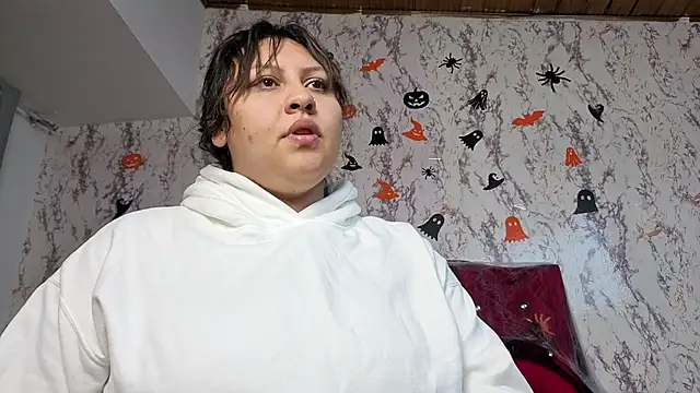 Larissa Antonella online show from 10/25/25, 03:47