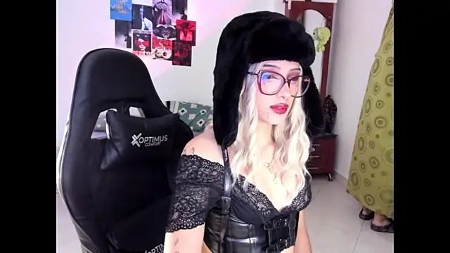 Oliver and kalypso online show from 10/25/25, 02:52