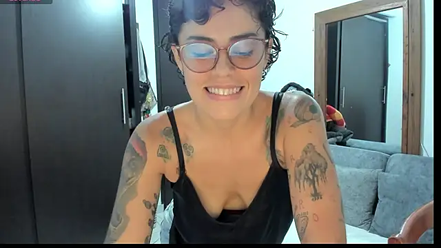 Snapshot of natt_op chatting on 04/24/26, 12:35 natt op online show from 04/24/26, 12:35