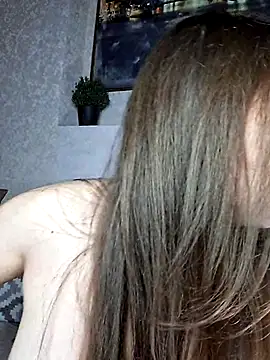 Olivia OliV online show from 11/18/25, 01:00