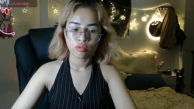 LichiLiin online show from 09/10/25, 07:30