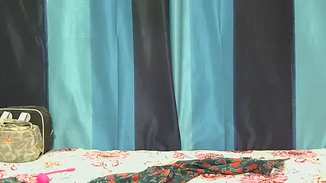 Snapshot of Aarti_misty71 chatting on 09/23/25, 04:37 Aarti misty71 online show from 09/23/25, 04:37