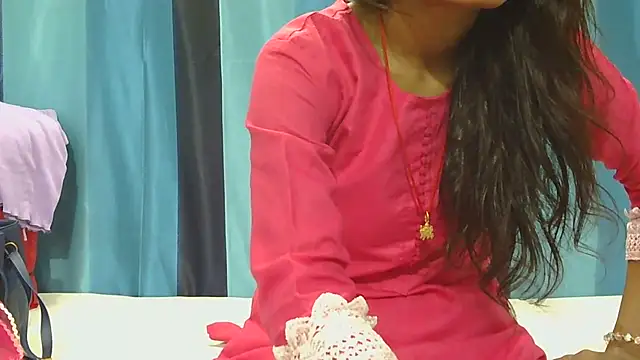 Snapshot of Aarti_misty71 chatting on 10/27/25, 05:00 Aarti misty71 online show from 10/27/25, 05:00