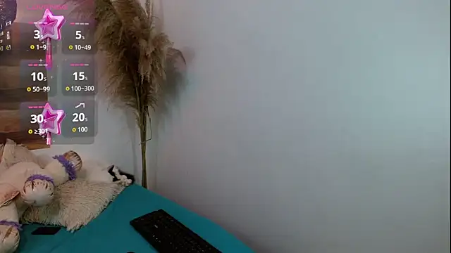 Snapshot of mafe_velezzz chatting on 11/28/25, 10:01 mafe velezzz online show from 11/28/25, 10:01