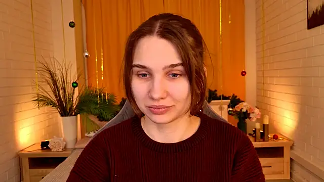 Snapshot of TessaMill chatting on 12/14/25, 05:35 TessaMill online show from 12/14/25, 05:35
