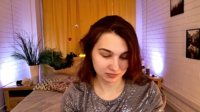 Snapshot of TessaMill chatting on 12/22/25, 05:48 TessaMill online show from 12/22/25, 05:48