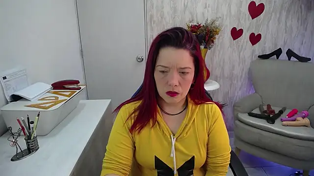 Snapshot of VeronicaBlake chatting on 02/26/26, 12:59 VeronicaBlake online show from 02/26/26, 12:59