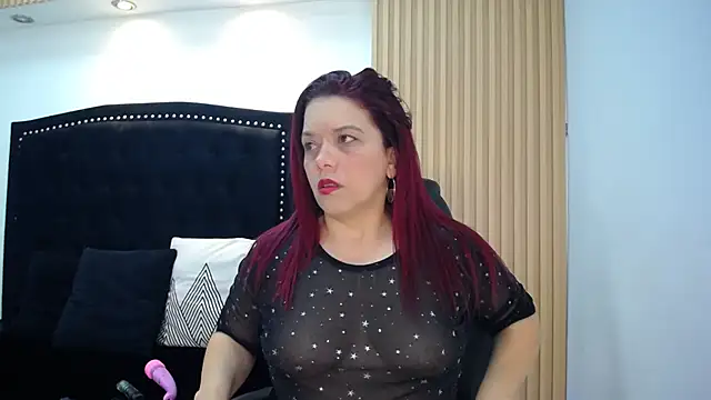 Snapshot of VeronicaBlake chatting on 04/28/26, 01:27 VeronicaBlake online show from 04/28/26, 01:27