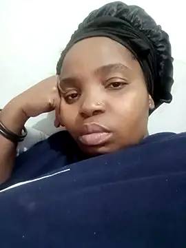 ShySexyBaddiexx online show from 09/27/25, 11:59