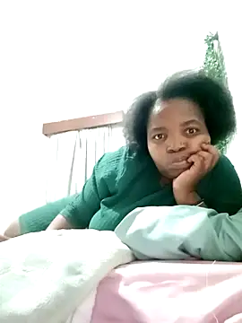 ShySexyBaddiexx online show from 10/13/25, 07:58