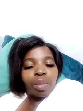 ShySexyBaddiexx online show from 11/26/25, 10:22