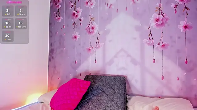 Lorrainee  online show from 09/25/25, 08:01