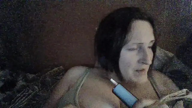 Snapshot of AllaSowinskaya chatting on 09/23/25, 03:37 AllaSowinskaya online show from 09/23/25, 03:37