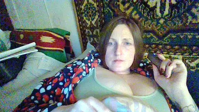 Snapshot of AllaSowinskaya chatting on 10/13/25, 06:52 AllaSowinskaya online show from 10/13/25, 06:52