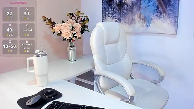 Snapshot of biianca_rose chatting on 06/05/26, 12:39 biianca rose online show from 06/05/26, 12:39