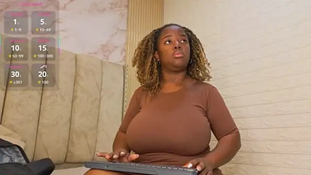 kiarazafira online show from 11/07/25, 11:21