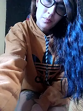 Snapshot of Darkw1tch chatting on 10/19/25, 08:20 Darkw1tch online show from 10/19/25, 08:20