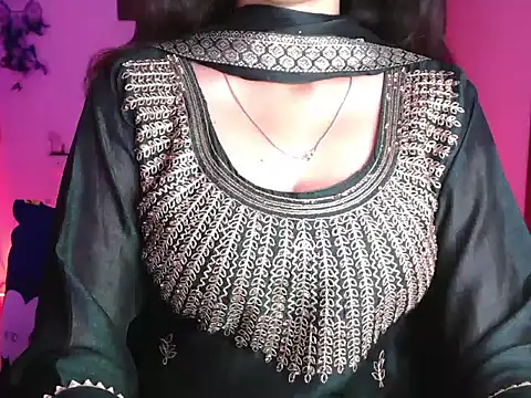 Snapshot of Samikshaa chatting on 11/03/25, 01:56 Samikshaa online show from 11/03/25, 01:56