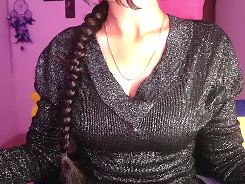 Snapshot of Samikshaa chatting on 11/18/25, 04:33 Samikshaa online show from 11/18/25, 04:33