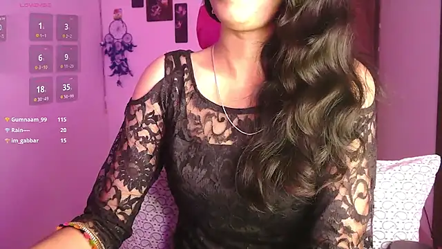 Snapshot of Samikshaa chatting on 11/22/25, 04:50 Samikshaa online show from 11/22/25, 04:50