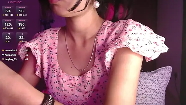 Snapshot of Samikshaa chatting on 11/24/25, 06:29 Samikshaa online show from 11/24/25, 06:29