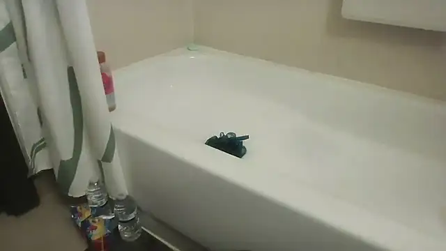 Snapshot of OasisChill33 chatting on 10/22/25, 02:23 OasisChill33 online show from 10/22/25, 02:23