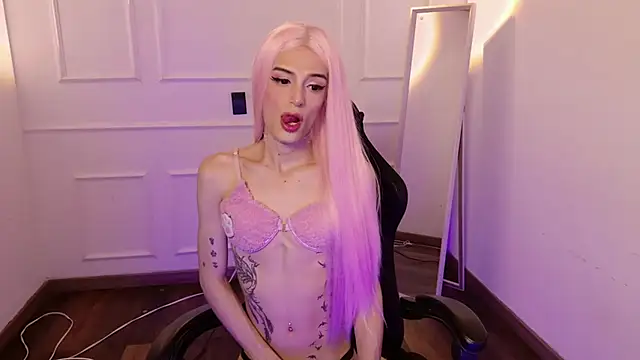 Snapshot of star_storm chatting on 09/18/25, 07:21 star storm online show from 09/18/25, 07:21