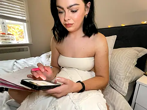 Snapshot of FrancescaXO chatting on 11/03/25, 02:40 FrancescaXO online show from 11/03/25, 02:40