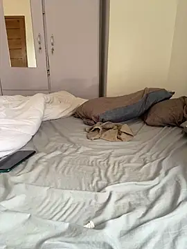 Snapshot of PrettyNina77 chatting on 12/15/25, 10:52 PrettyNina77 online show from 12/15/25, 10:52