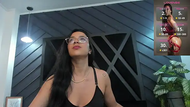 zoe martins  online show from 11/14/25, 05:44