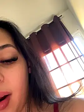 Snapshot of jujuarantes__2025 chatting on 11/21/25, 04:38 jujuarantes 2025 online show from 11/21/25, 04:38