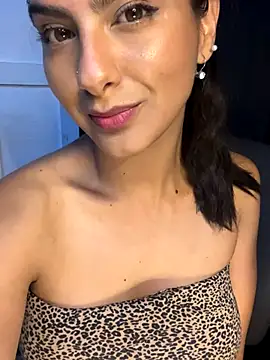 chicachocolate01 online show from 11/13/25, 01:37