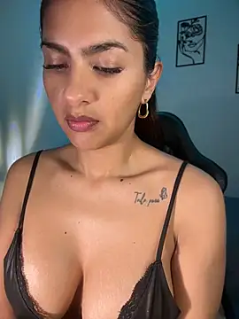 chicachocolate01 online show from 07/06/26, 11:18