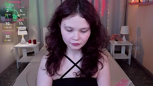 EmilyChaves online show from 06/11/26, 10:13