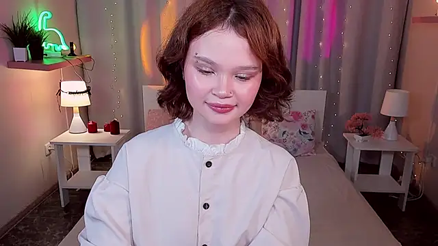 EmilyChaves online show from 06/18/26, 08:25