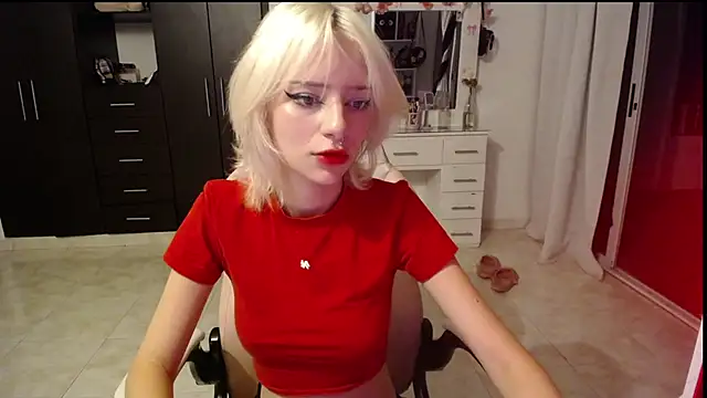 Snapshot of Elizabeth_rose02 chatting on 09/29/25, 11:20 Elizabeth rose02 online show from 09/29/25, 11:20