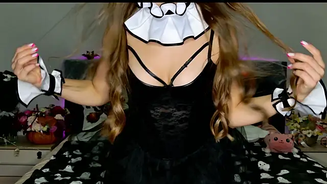 MissEmilyMiller online show from 10/31/25, 06:53