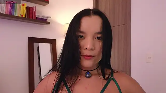 Snapshot of Evelyn__16 chatting on 10/01/25, 12:16 Evelyn 16 online show from 10/01/25, 12:16