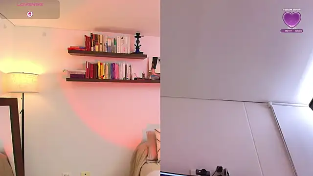 Snapshot of Evelyn__16 chatting on 10/10/25, 01:04 Evelyn 16 online show from 10/10/25, 01:04