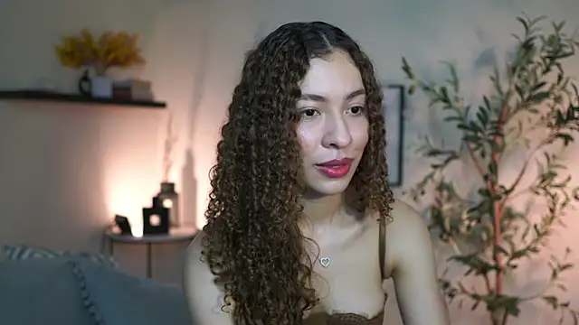 isabella-garcia- online show from 07/02/26, 12:43