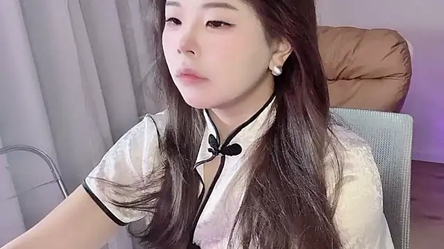 Snapshot of xiaotanbaby chatting on 11/11/25, 04:40 xiaotanbaby online show from 11/11/25, 04:40