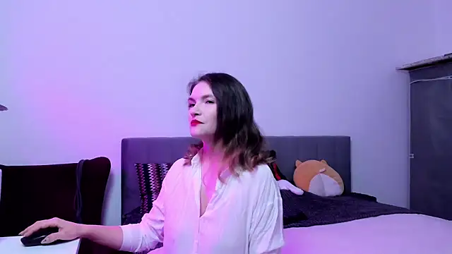 Snapshot of Katherine_Twilight chatting on 10/17/25, 03:36 Katherine Twilight online show from 10/17/25, 03:36