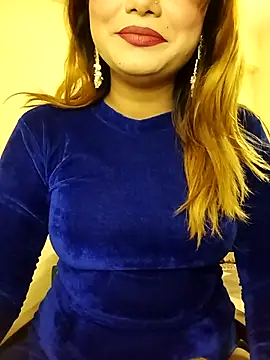 Snapshot of alexa_cam44 chatting on 12/13/25, 08:14 alexa cam44 online show from 12/13/25, 08:14